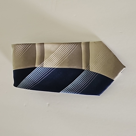 Oleg Cassini Men's Neck Tie 100% Silk Navy & Gold - Picture 1 of 5
